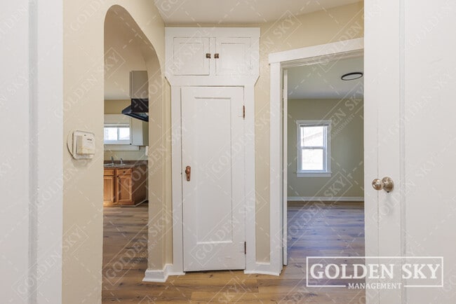 Building Photo - 4613 S Madison St