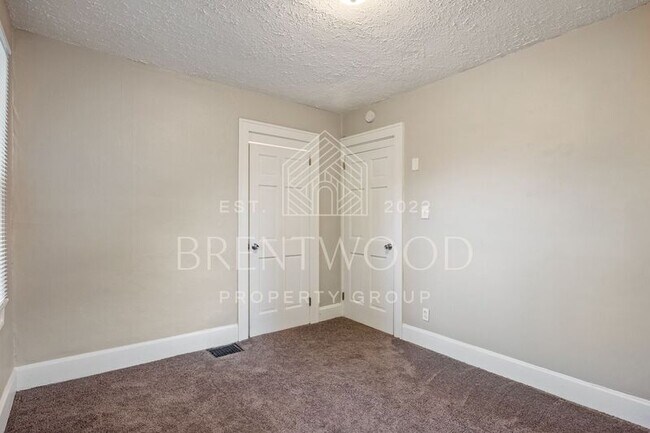 Building Photo - 3041 N Delaware St