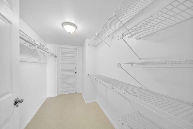 Building Photo - 1360 S Ocean Blvd