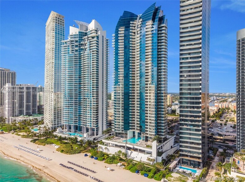 View - 17121 Collins Ave