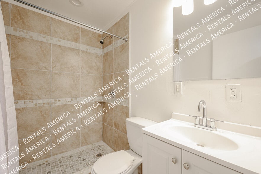 Building Photo - 410 N Ironwood