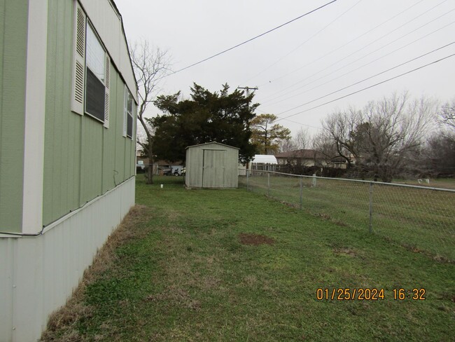 Building Photo - Very Nice Double Wide Home located in Cach...