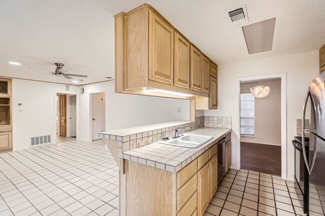 Building Photo - First time rental!