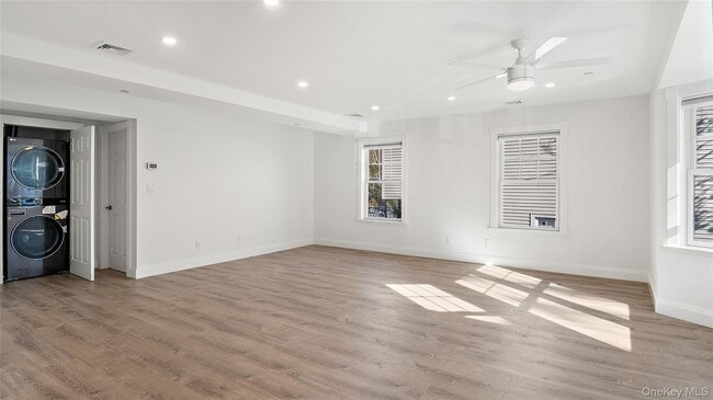 Building Photo - 33 Devoe St