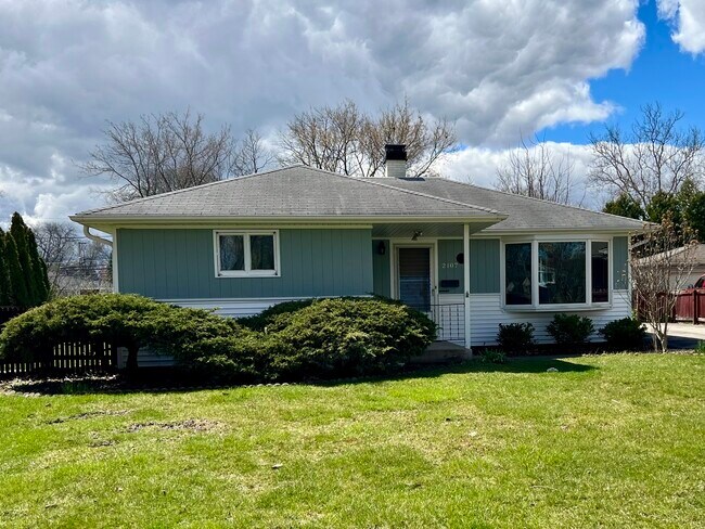 Primary Photo - 2107 Quail Ln