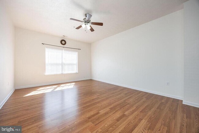 Building Photo - 9549 Wedge Way
