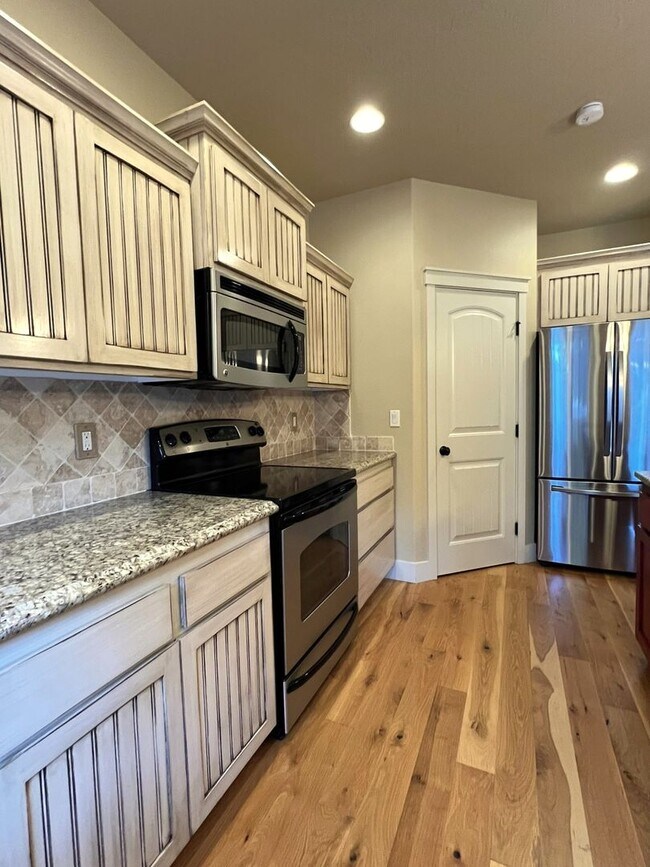 Building Photo - Beautiful 3 bed 2 bath home in The Preserv...