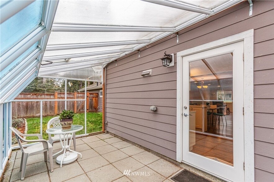 Building Photo - 4 Bed 2 Bath Home in Mountlake Terrace!