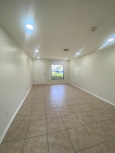 Building Photo - 1100 Cameo Cir