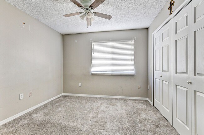 Building Photo - Prime Northwood Home on a Conservation Lot...