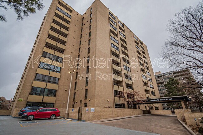 Building Photo - 800 N Pearl St