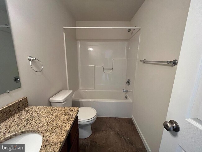 Building Photo - 103 Goods Wy