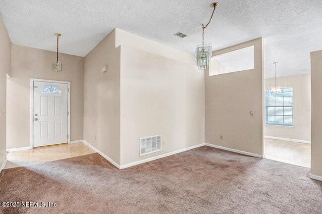 Building Photo - 12895 Bentwater Dr