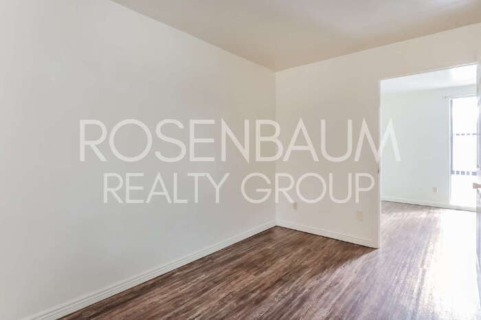 Building Photo - 770 N Dodge Blvd