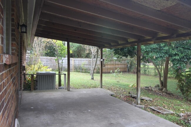 Building Photo - 3915 Oriely Dr E
