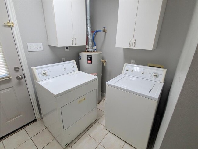 Building Photo - 5343 Cherie Crest Ct