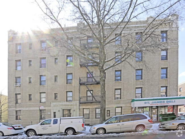 Building Photo - Graham Court