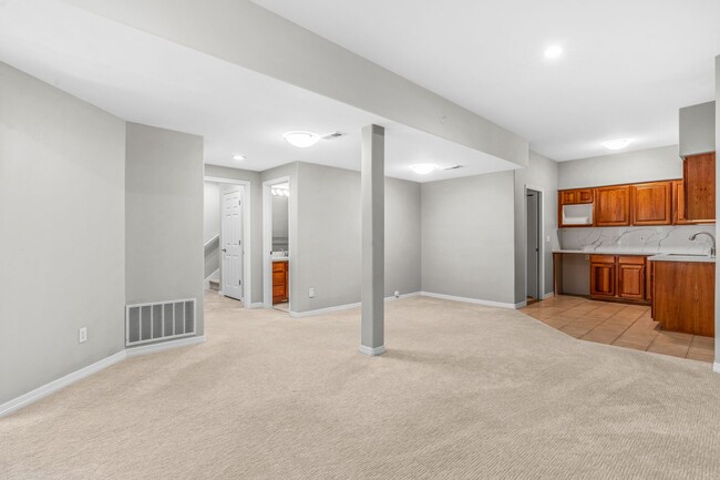 Building Photo - Luxury 4 bed 4 bath home in Lakemont, Bellevue