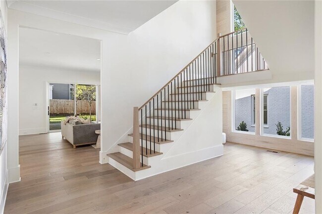 Building Photo - 48 25th St NW