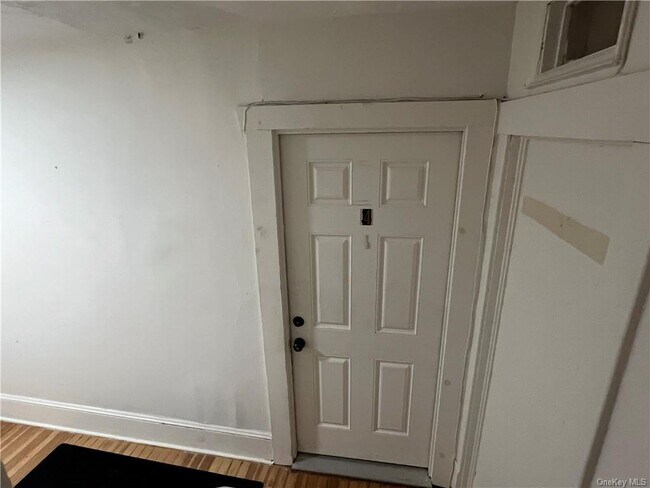 Building Photo - 172 Grand St