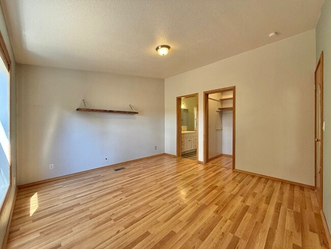 Building Photo - 5228 W Crosscut Rd