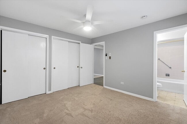Building Photo - 6200 W 64th Pl