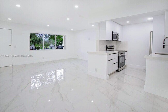 Building Photo - 13250 SW 7th Ct