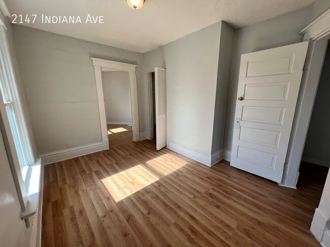Building Photo - Huge 7 Bedroom 4 Bath Home Close To OSU Av...