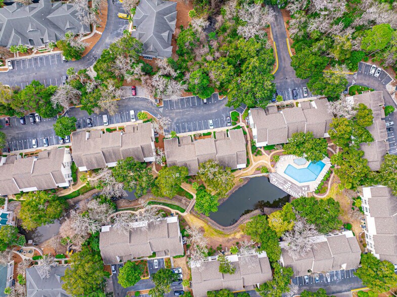 Building Photo - 36 Deallyon Ave