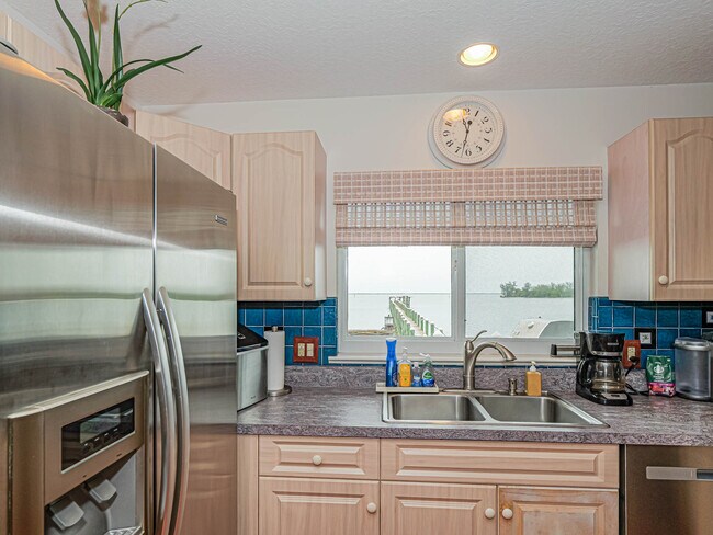 Building Photo - 1716 Indian River Dr