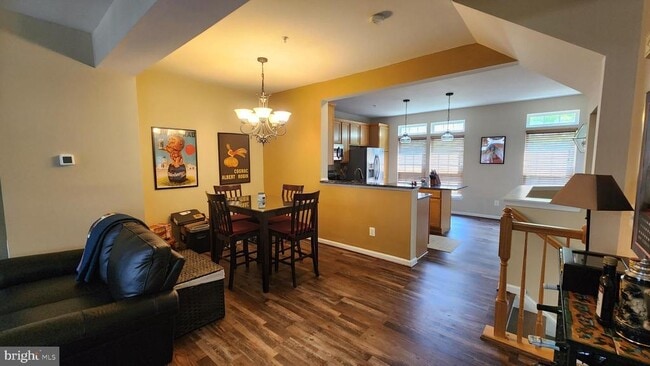 Building Photo - 9128 Aventon Ct