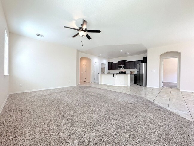 Building Photo - East El Paso 3 bed Refrig A/C