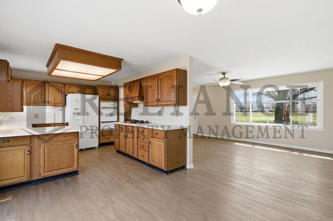 Building Photo - 8300 W 9th St N