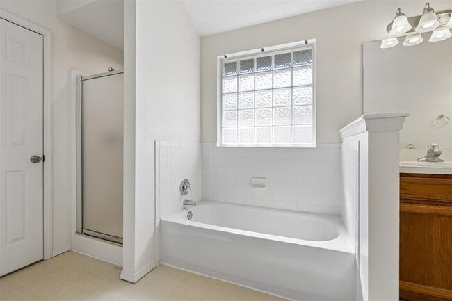 Building Photo - 1708 Creekside Ct