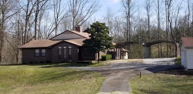 Building Photo - 2128 Red Banks Rd N