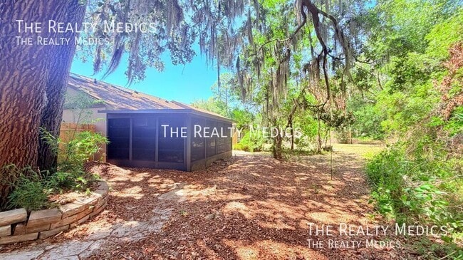 Building Photo - 124 Clear Lake Cir