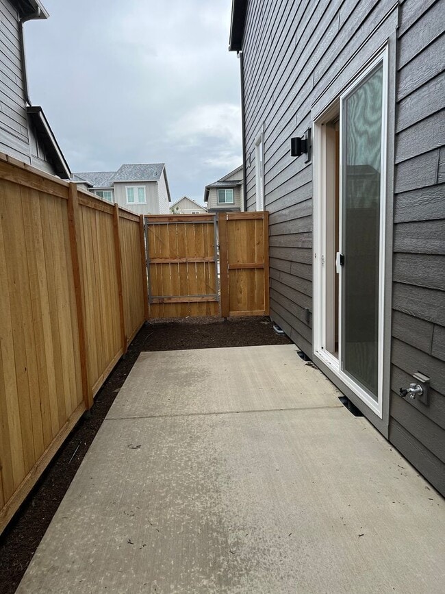 Building Photo - Townhome in Redmond's Dry Canyon Community
