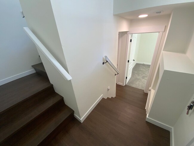 Building Photo - * Gated Community * Newly Remodel 3 bed- 2...