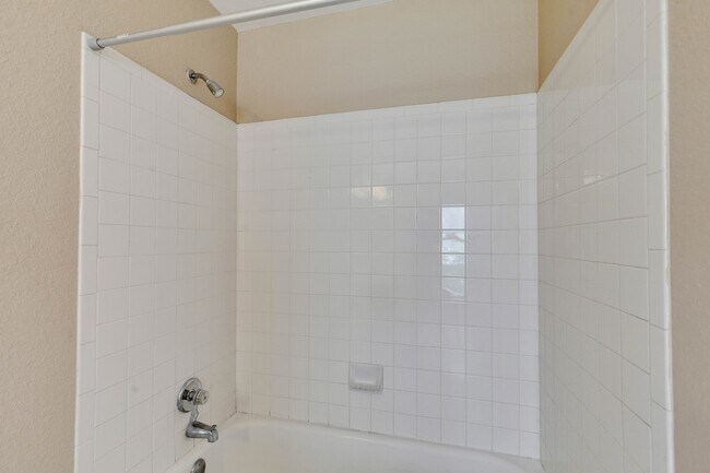 Building Photo - 1404 Baffin Cove
