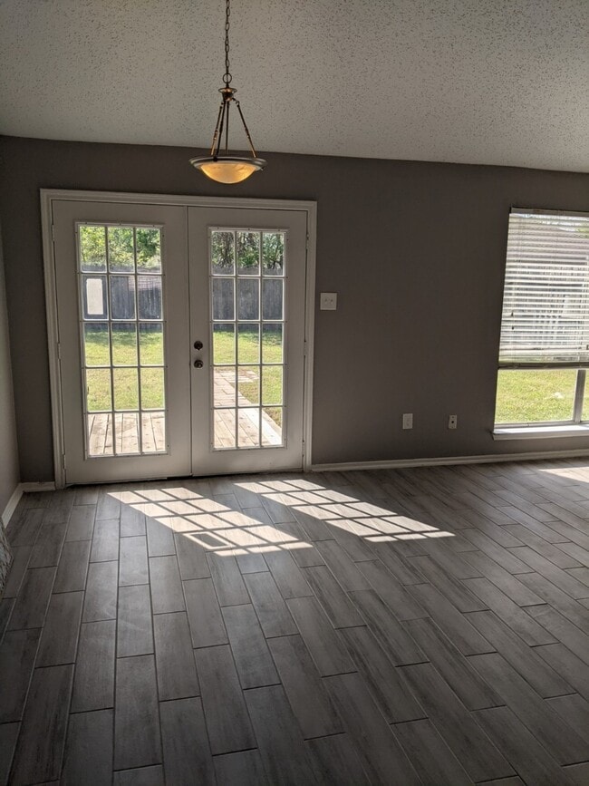 Building Photo - 2223 Crosscoach Ln