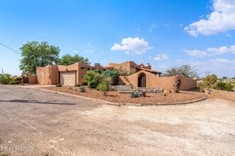 Building Photo - Amazing views, seated on 5 acres