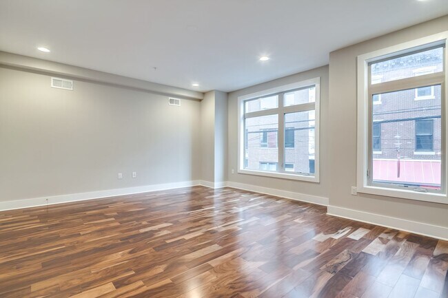 Building Photo - Northern Liberties Townhome with Parking