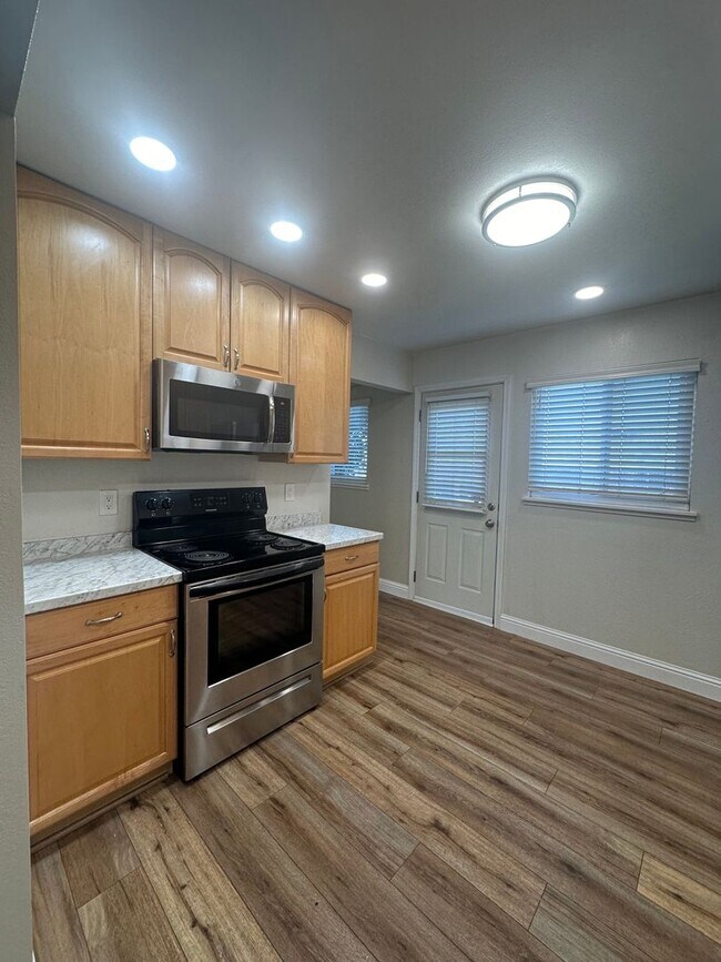 Building Photo - Single Story 3 bedroom In Cute Treelined Vallejo Neighborhood