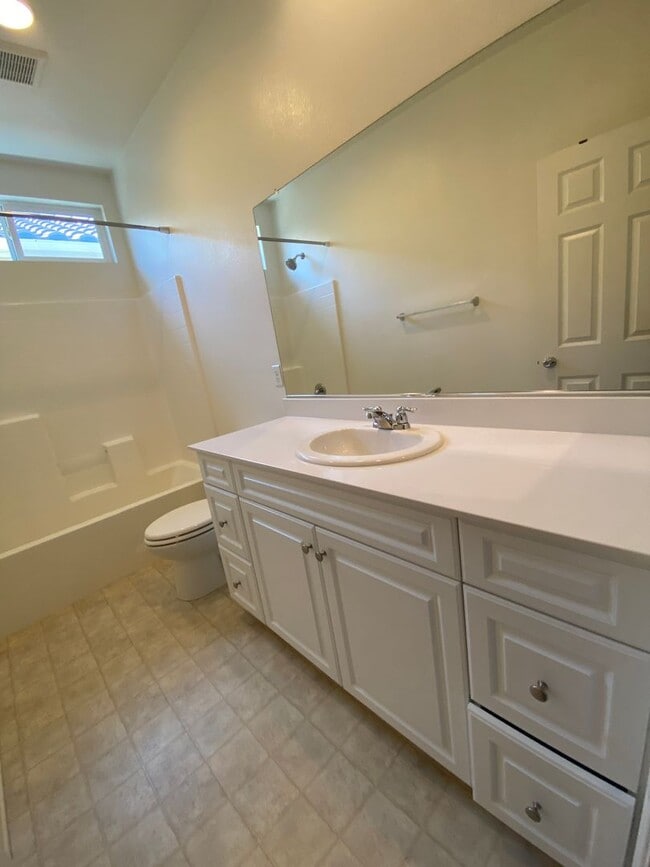 Building Photo - GORGEOUS HOME IN EASTVALE CORONA