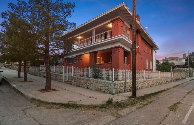 Building Photo - 500 Fewel St