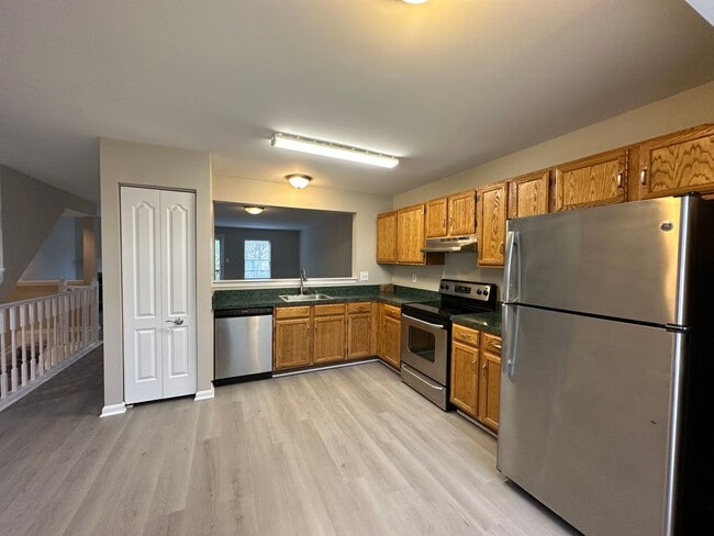 Building Photo - Charming 3 Bedroom/2.5 Bathroom Townhome with Attached Garage in Reisterstown, MD!