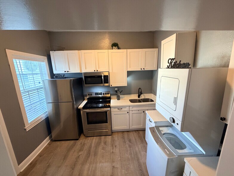 Building Photo - 910 N Rocheblave St