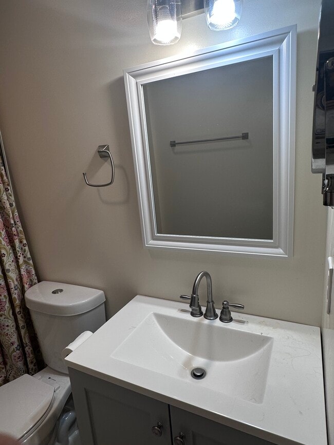 Building Photo - 1200 Algonquin Rd