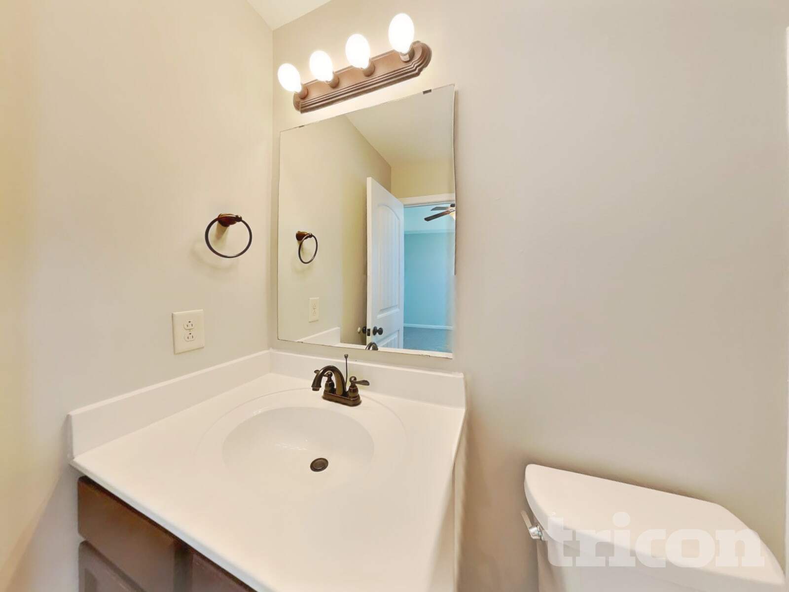 Building Photo - 1037 Dwight Eisenhower Way