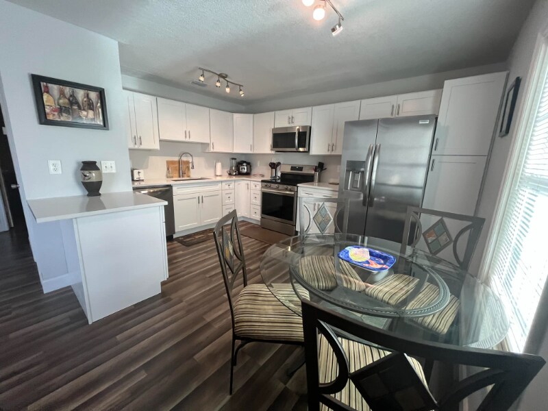 Building Photo - 5132 Beach Dr SE